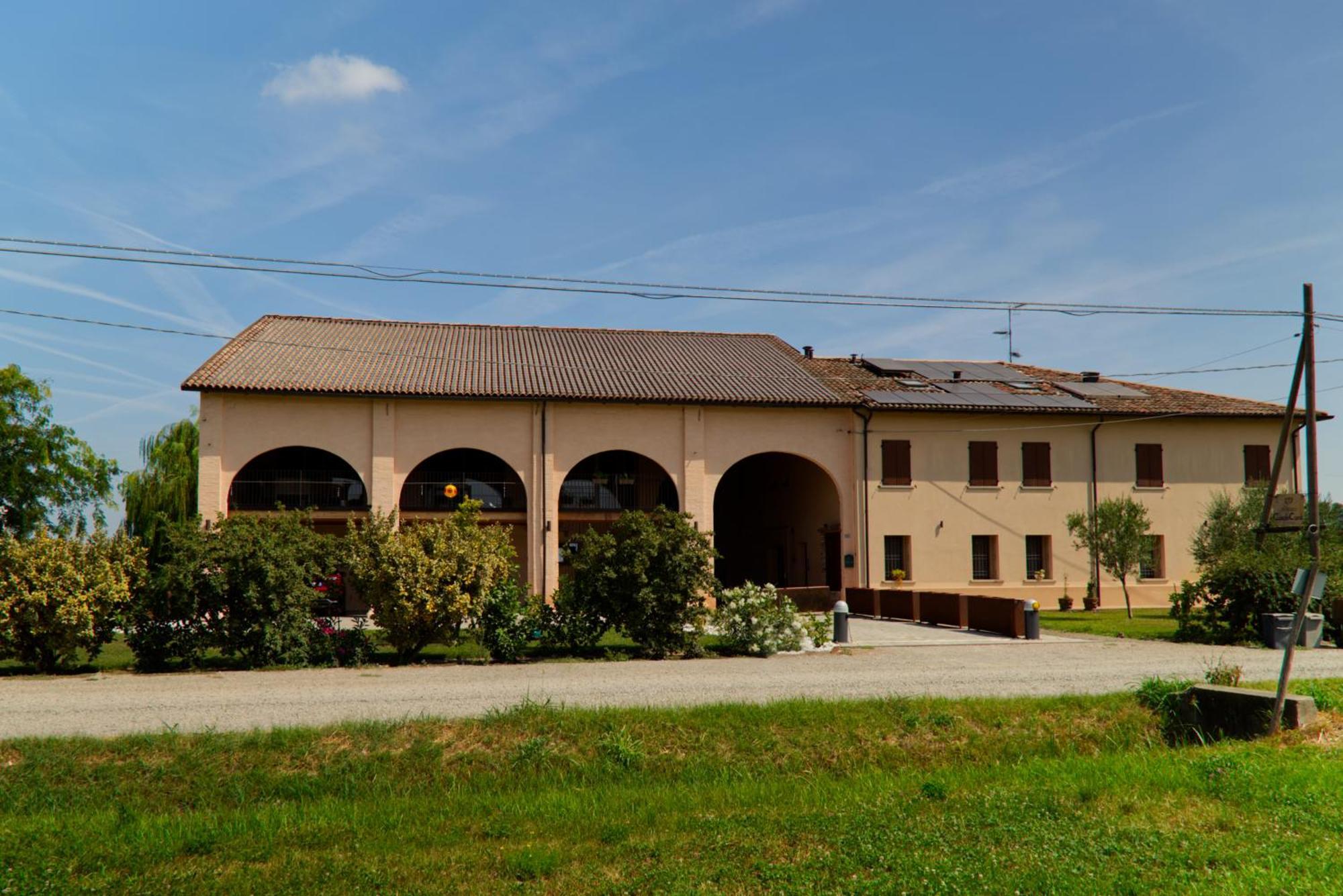 Antico Casale Caroli Hotel Gattatico Exterior photo
